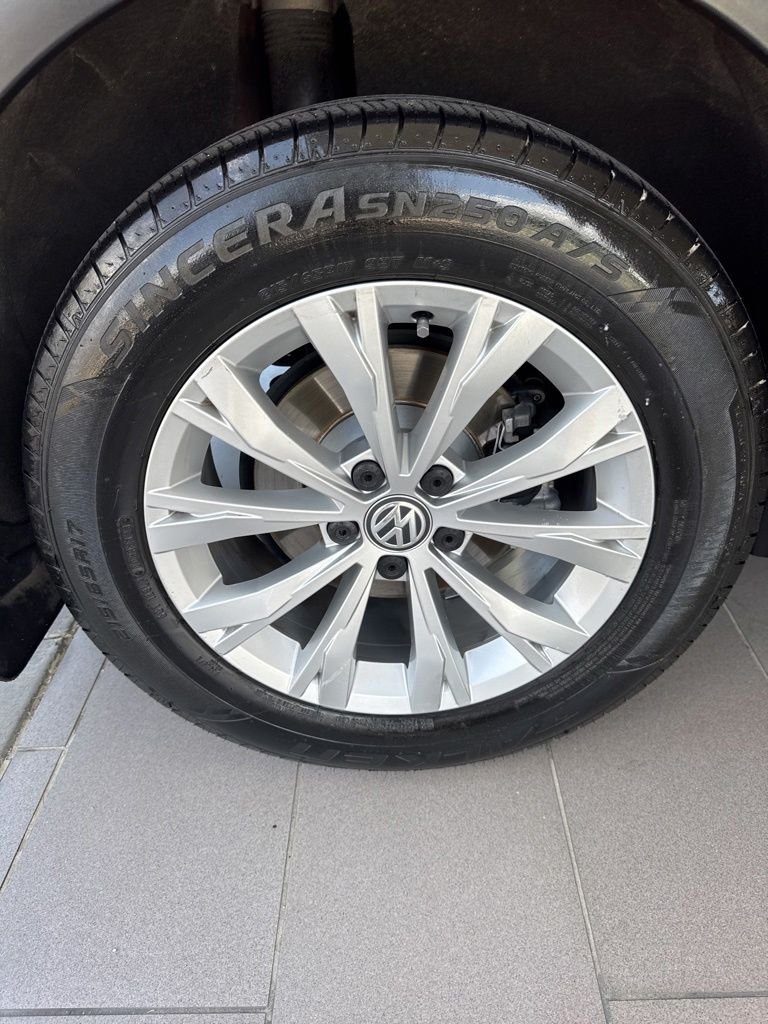 Used 2019 Orange Volkswagen  image 20