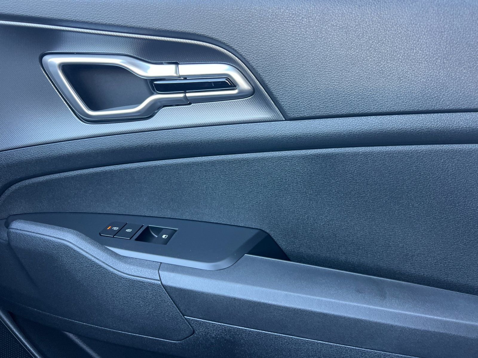 New 2027 Gravity Gray Kia LX image 19