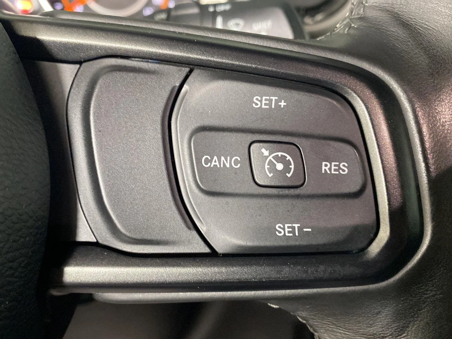 Used 2019 Bikini Pearlcoat Jeep Sport S image 17