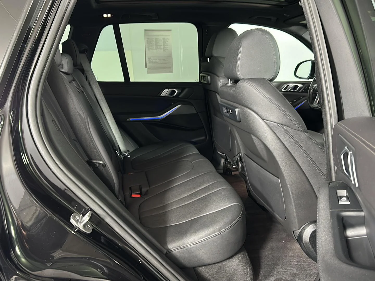 Used 2021 Jet Black BMW xDrive40i image 33