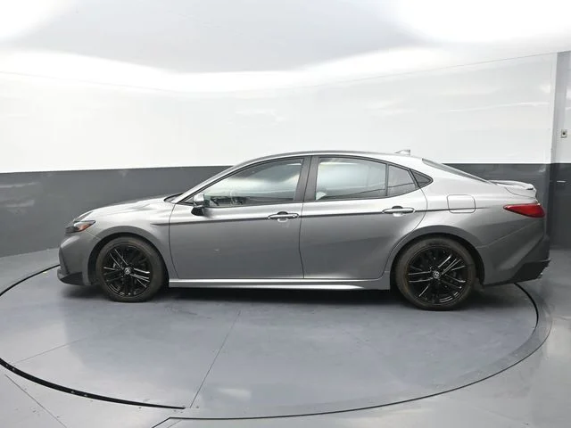 Used 2025  Toyota SE image 4
