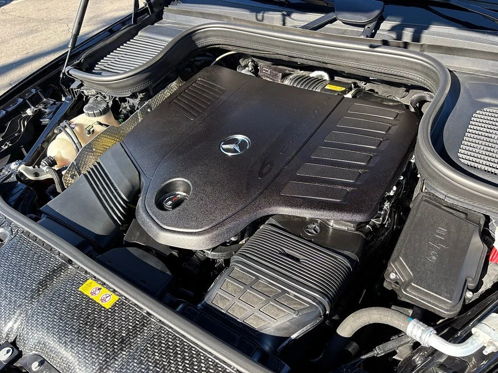 Used 2025 Black Mercedes-Benz GLE 450 4MATIC® image 31