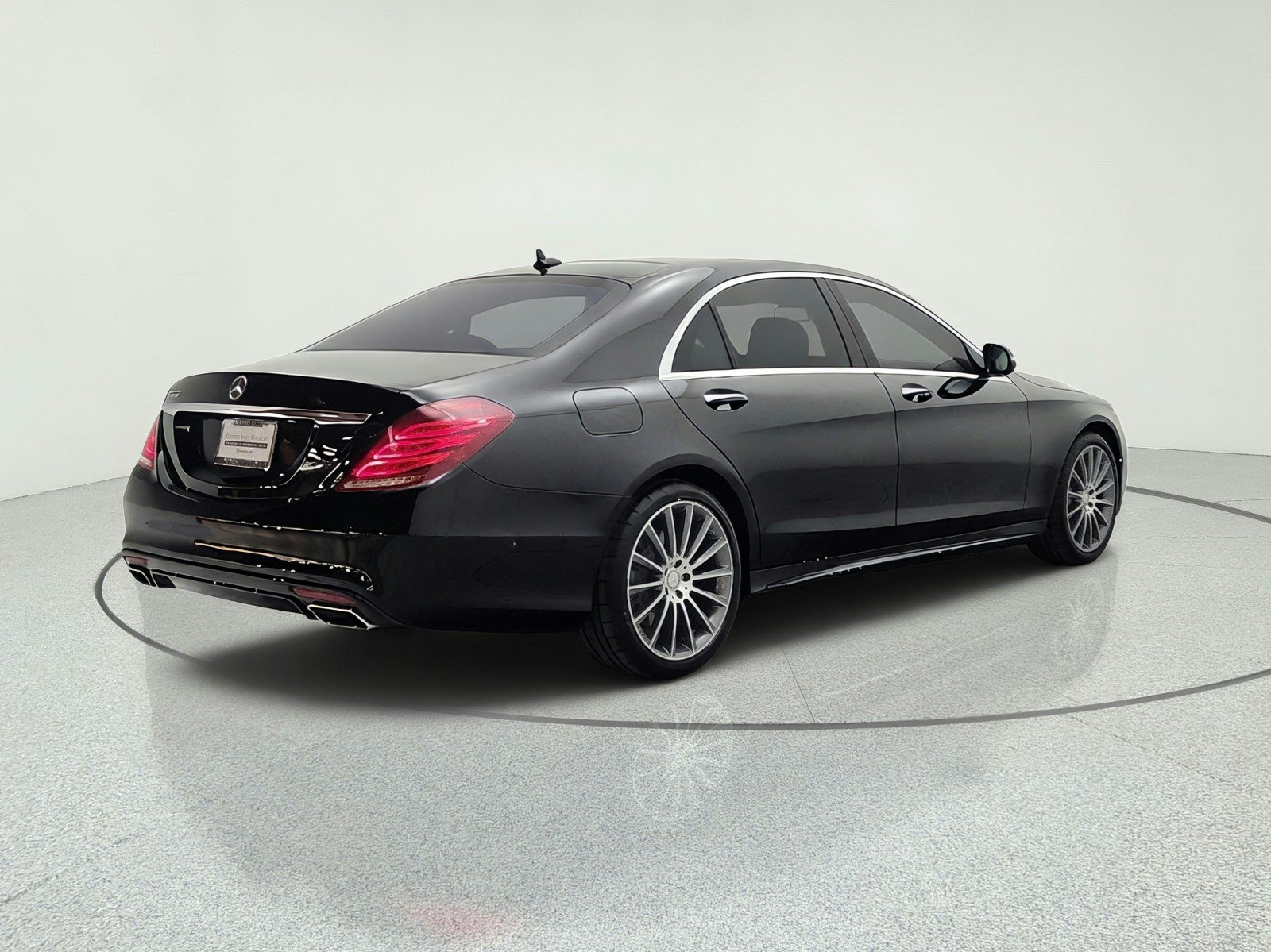 Used 2015 Black Mercedes-Benz 4dr Sdn S 550 RWD image 5