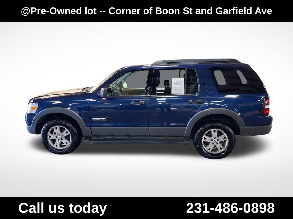 Used 2006 Blue Ford XLT image 2
