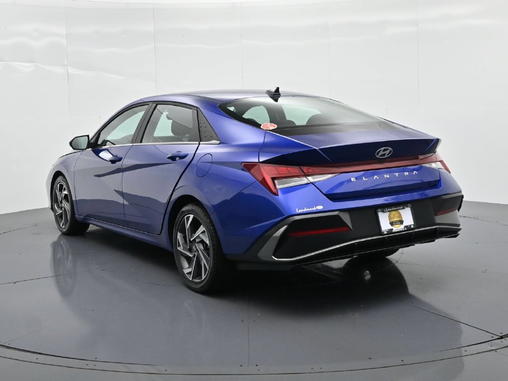Used 2025 Blue Hyundai SEL Convenience image 8