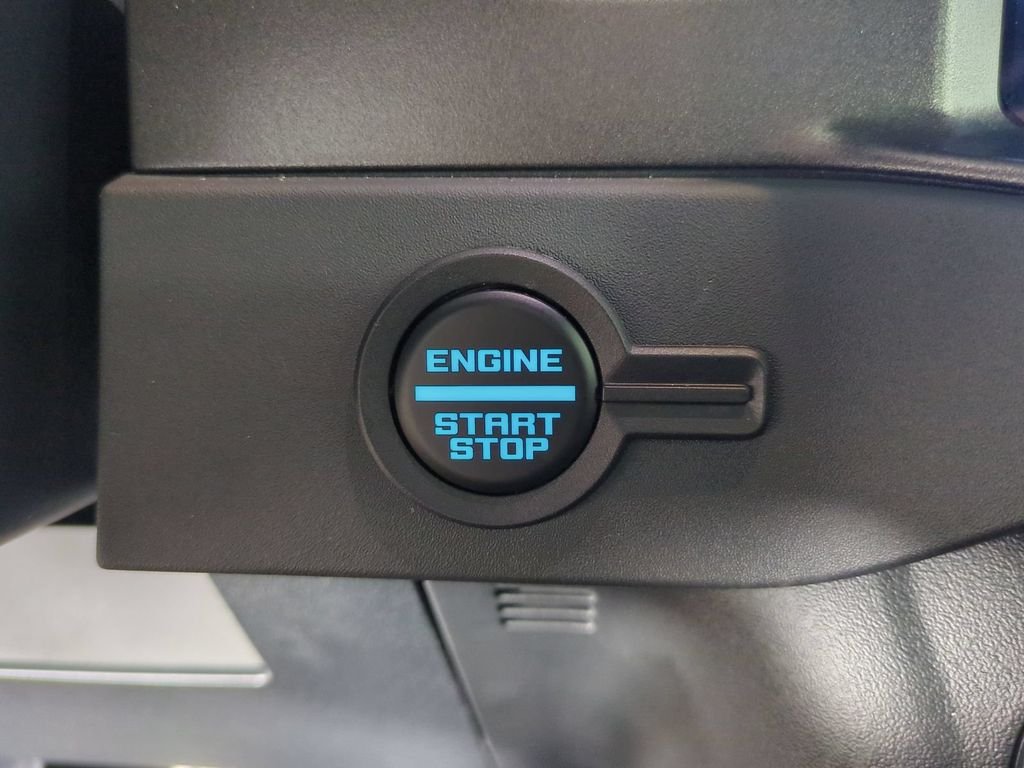 Used 2025 Gray Ford Badlands image 37