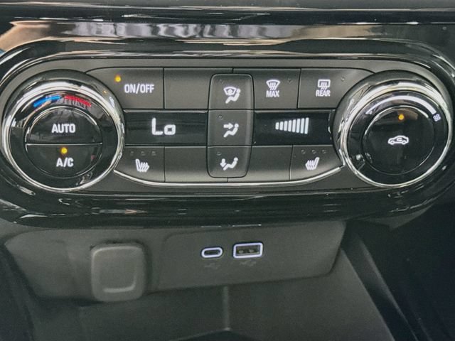 New 2026 Mosaic Black Metallic Chevrolet ACTIV image 21