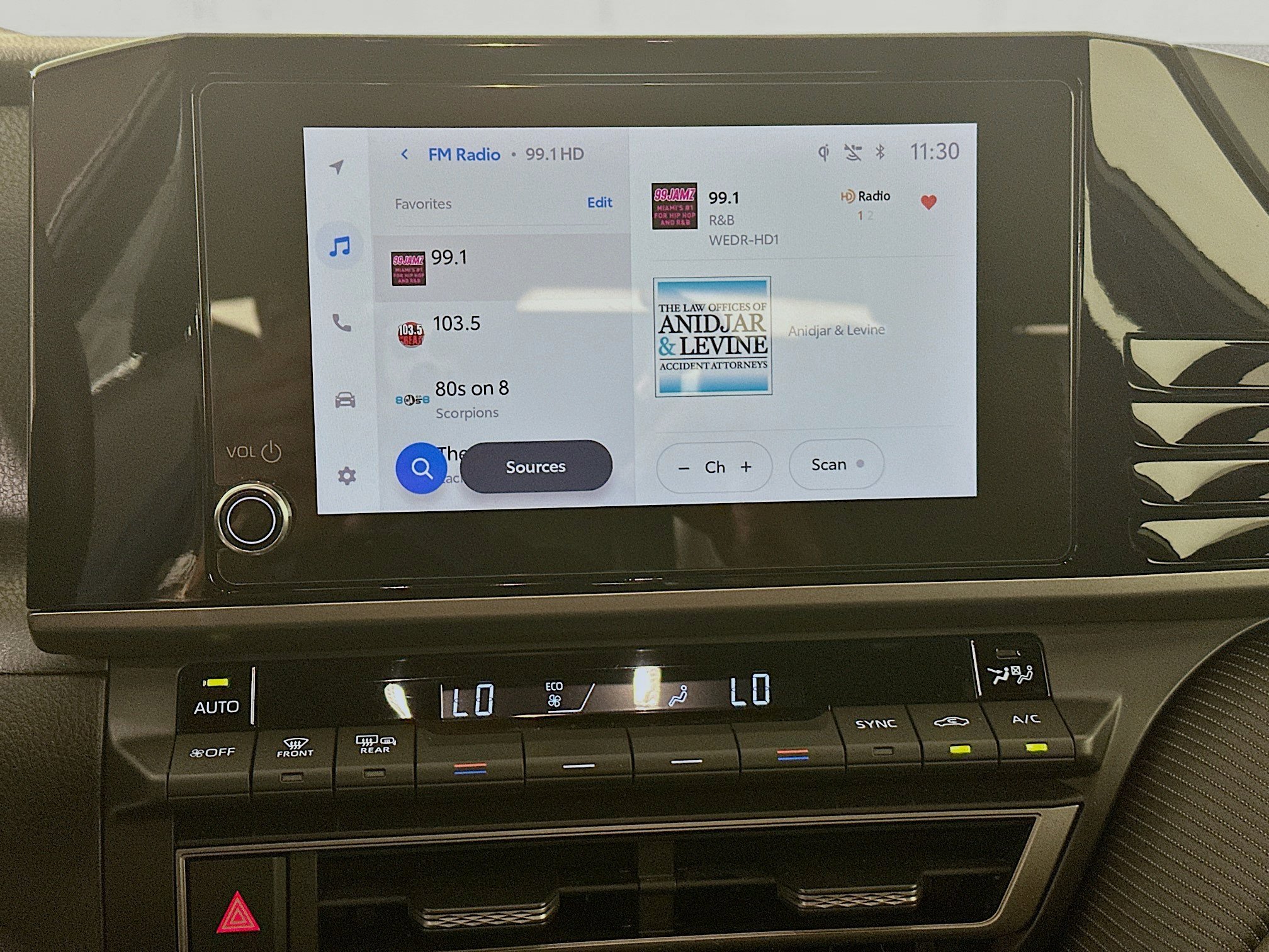 Certified Used 2025 Heavy Metal Toyota SE image 24