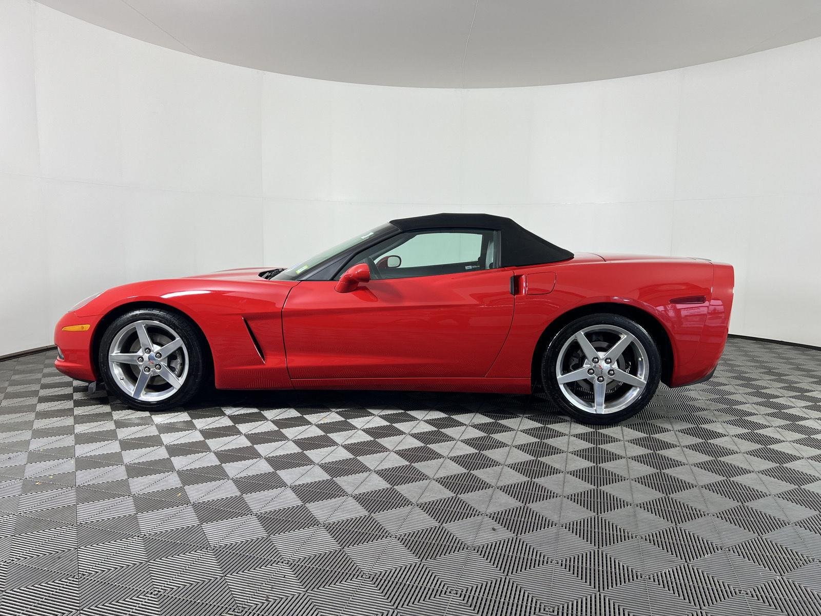 Used 2005 Victory Red Chevrolet Base image 20