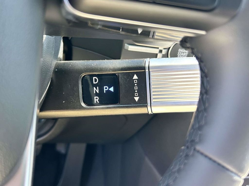 New 2027 Black Hyundai SE FWD image 7