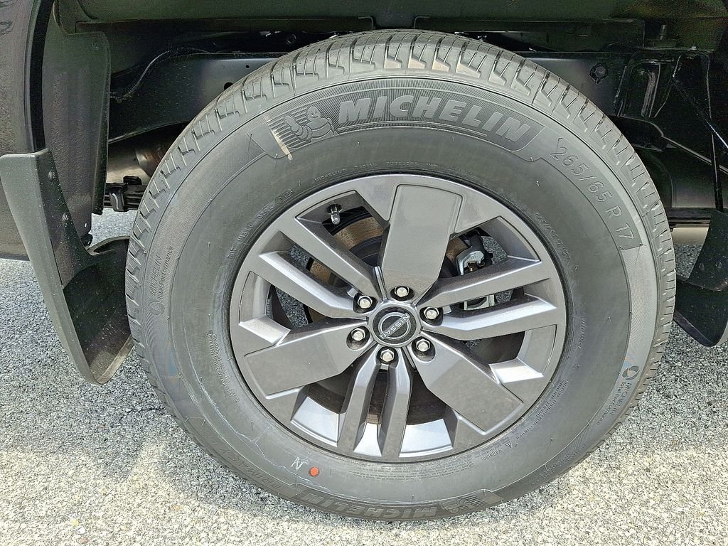 2026 Nissan Frontier — photo 5
