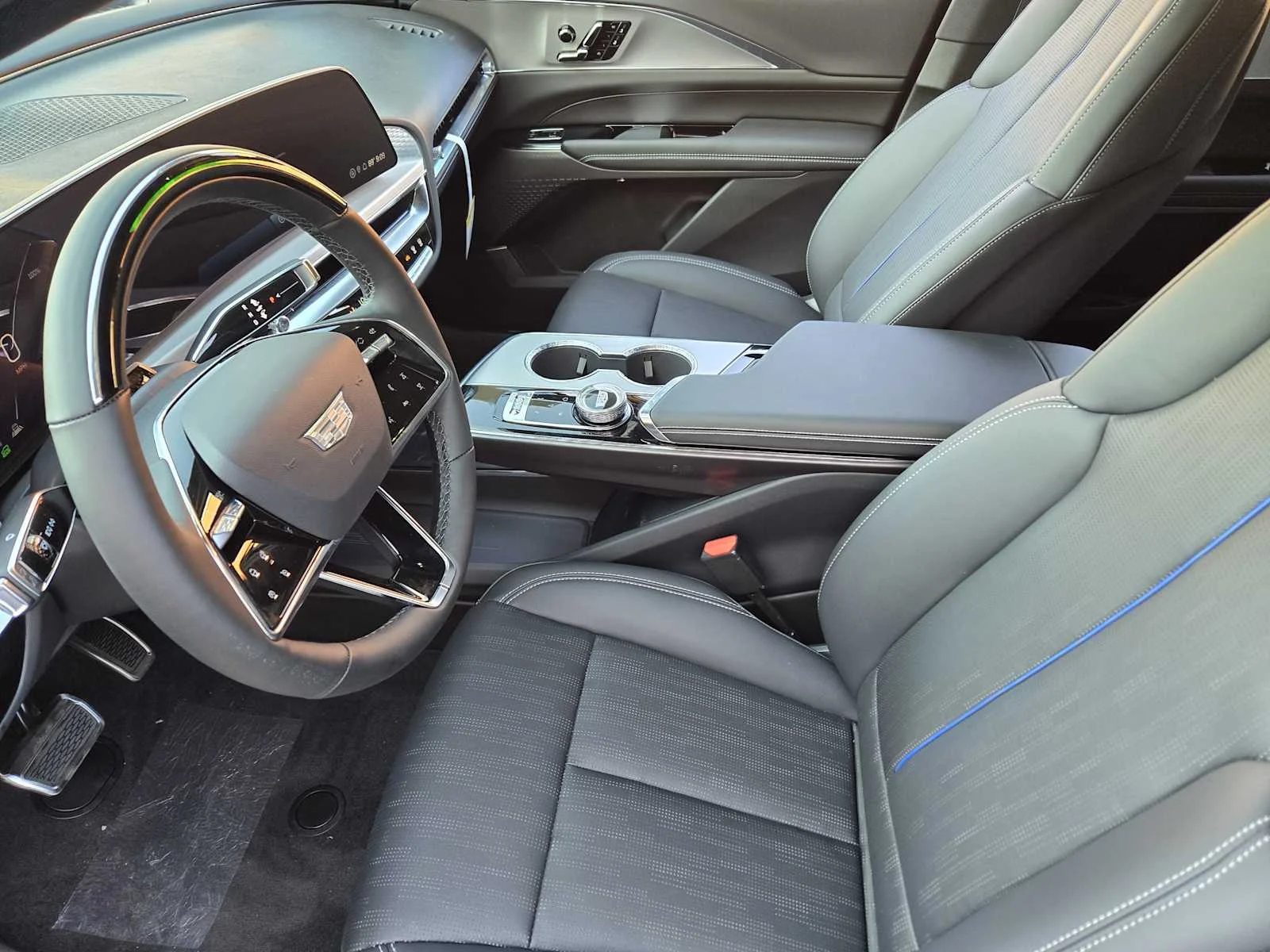 2027 Cadillac LYRIQ Sport - Photo 8