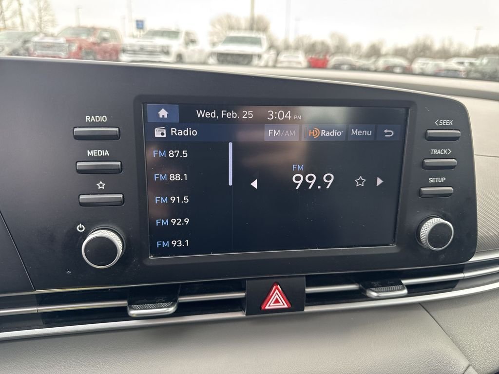 Used 2024 Black Hyundai SE image 16