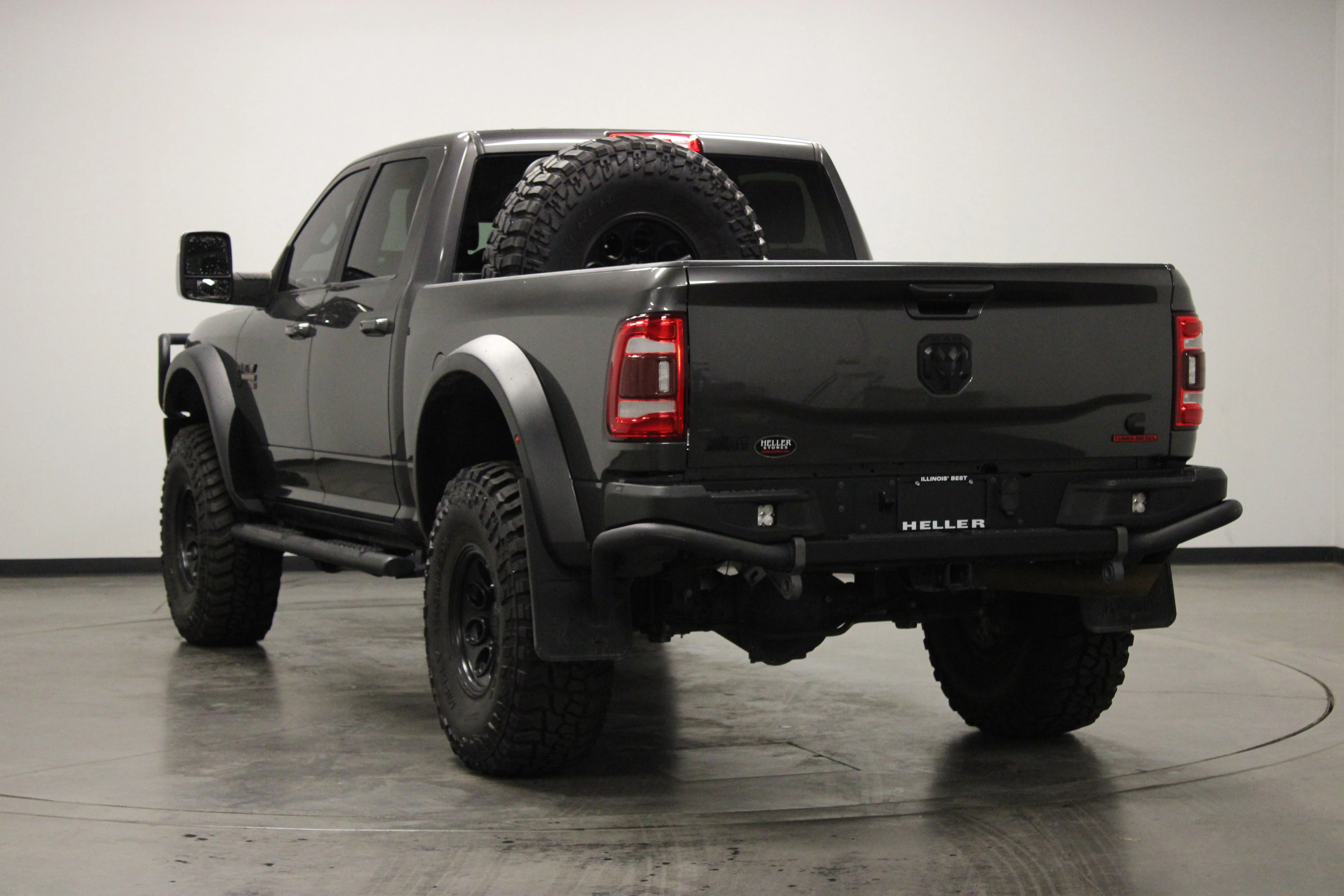 Used 2023 Granite Crystal Metallic Clearcoat Ram Laramie image 6