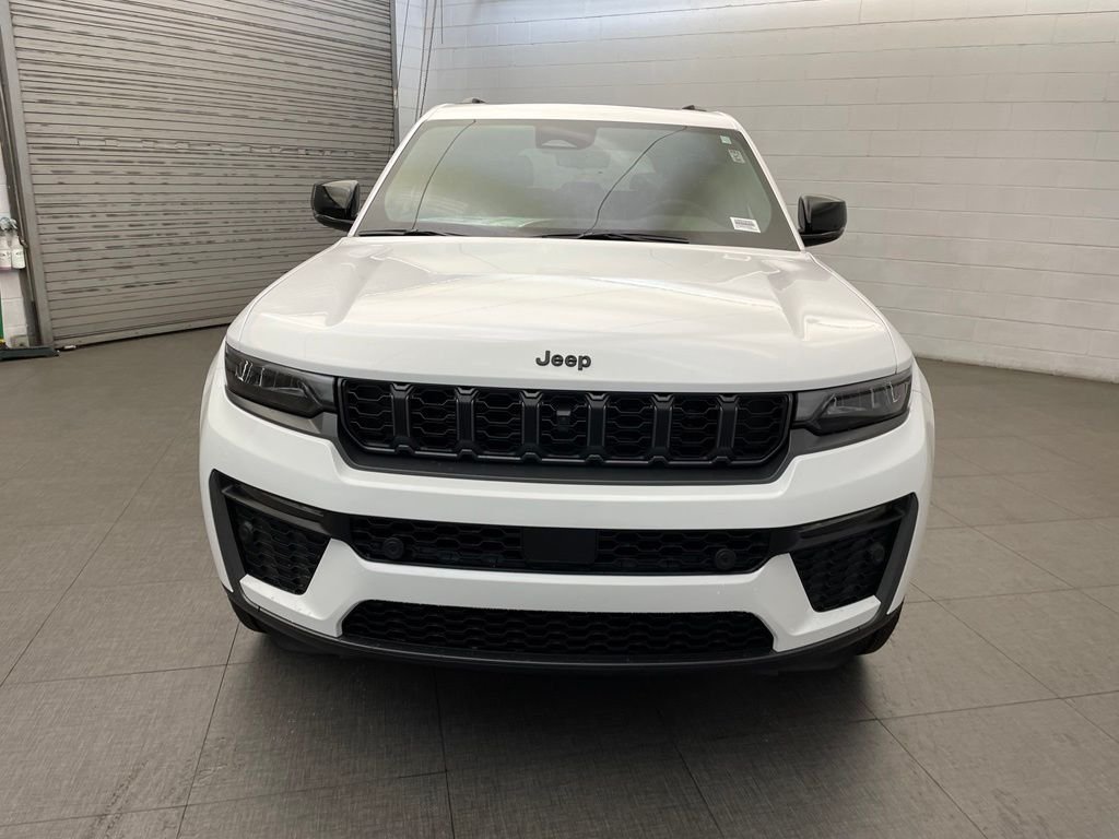New 2026 Bright White Clear-Coat Exterior Paint Jeep  image 6