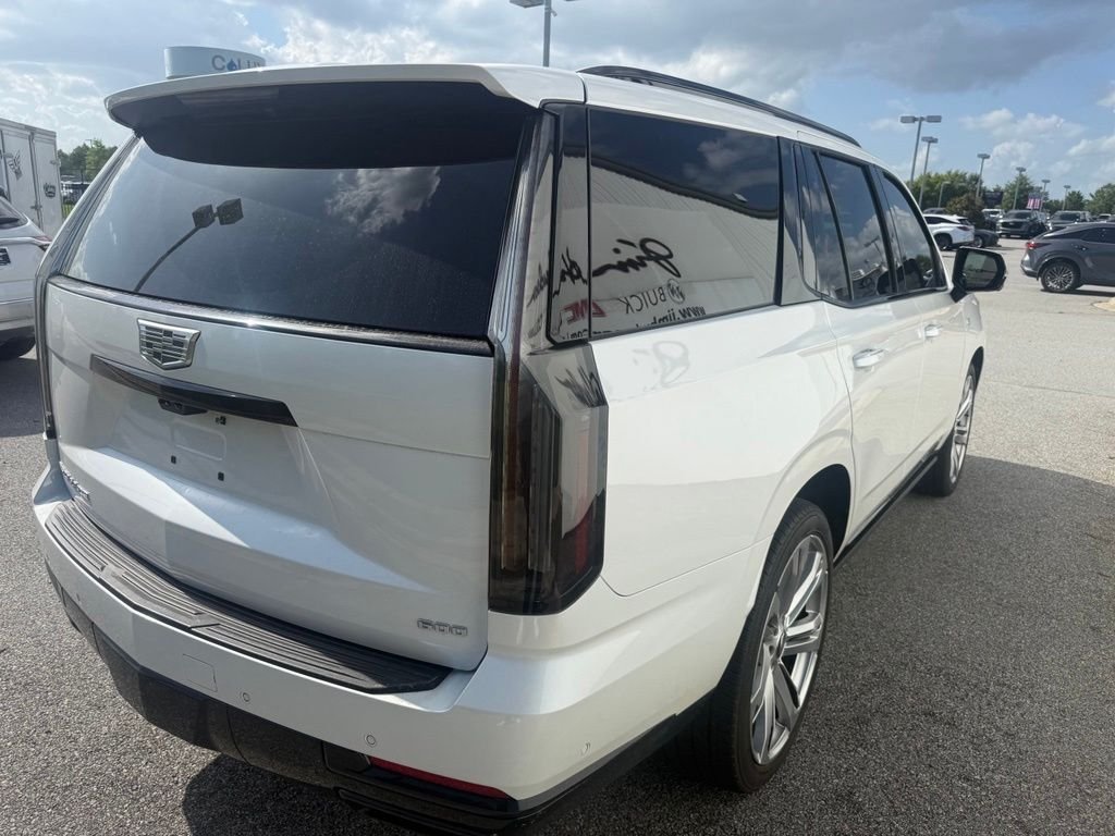 Used 2025 White Cadillac Sport image 4