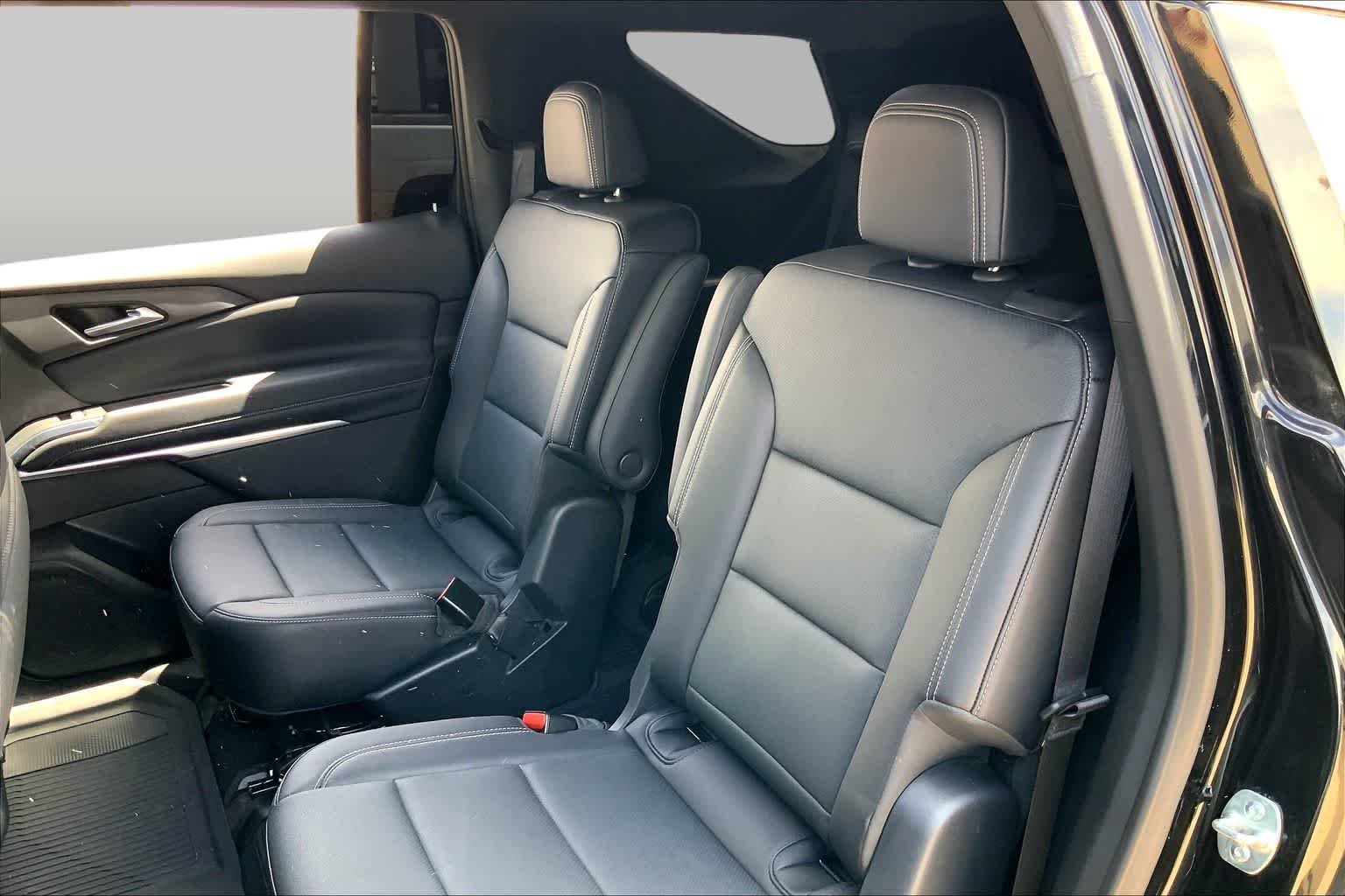 Used 2025 Mosaic Black Metallic Chevrolet FWD LT image 21