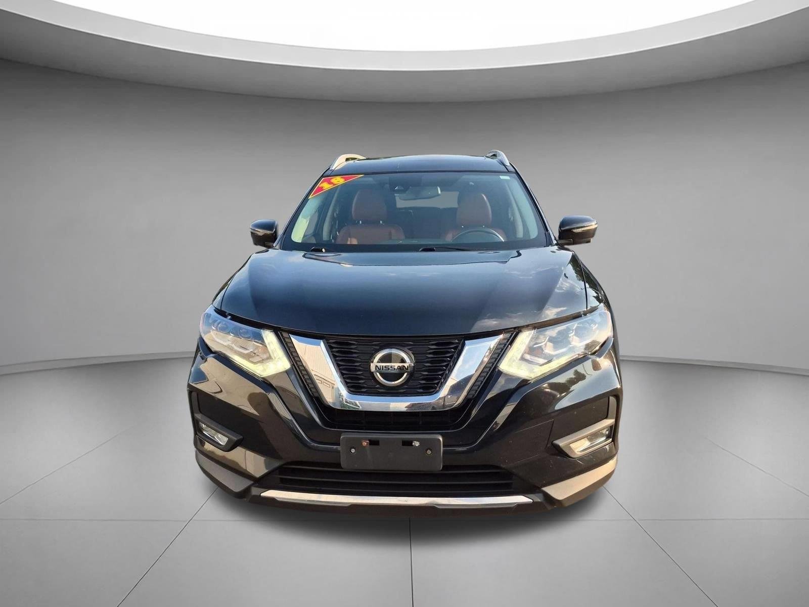 Used 2018 Magnetic Black Nissan SL image 8