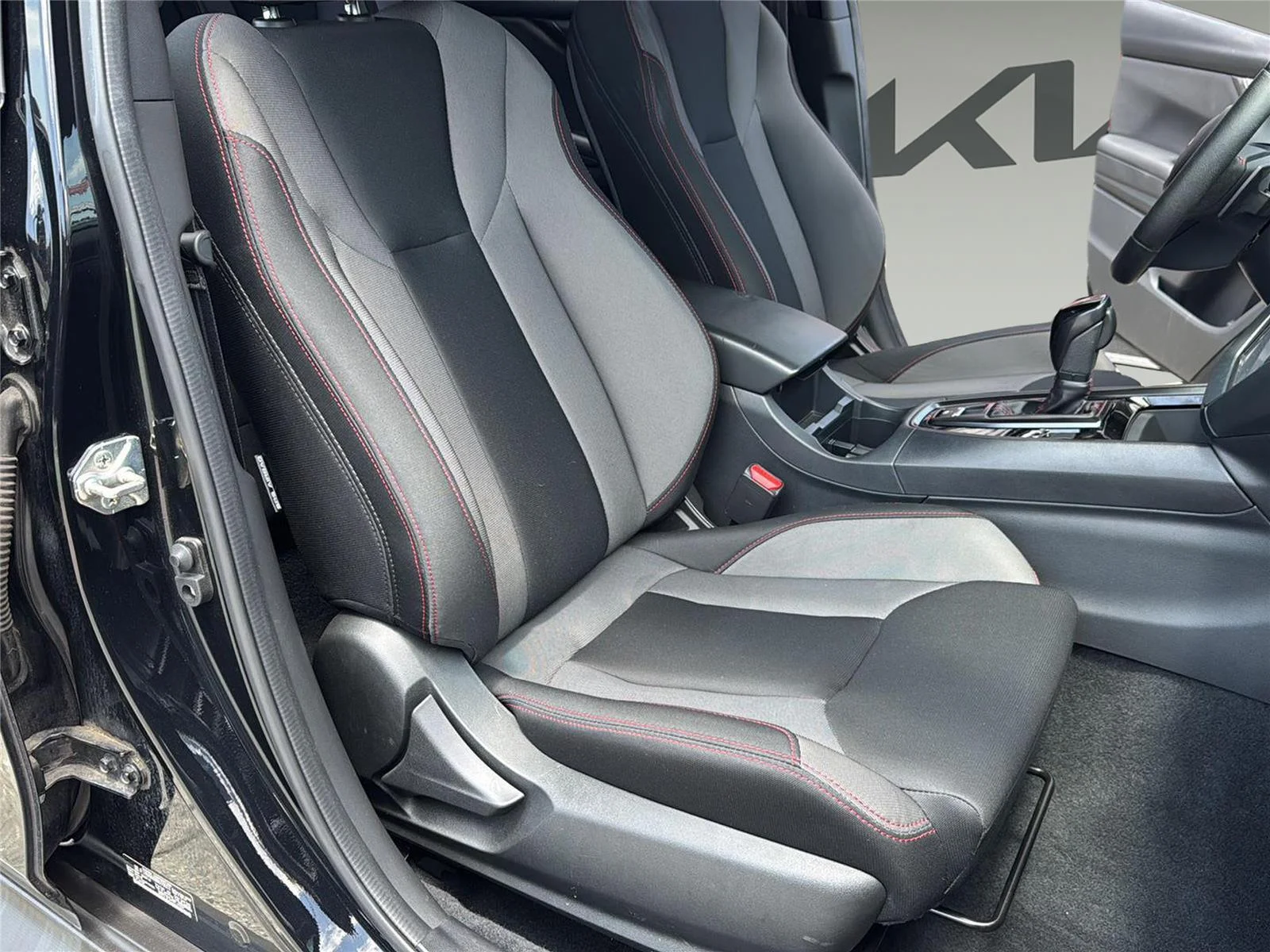 Used 2022 Crystal Black Silica Subaru BASE image 31