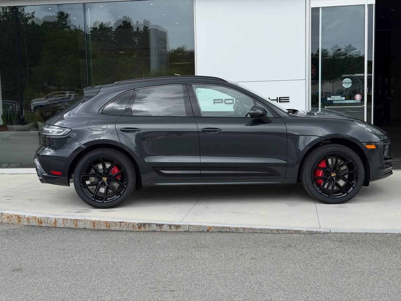 2026 Porsche Macan GTS - Photo 10