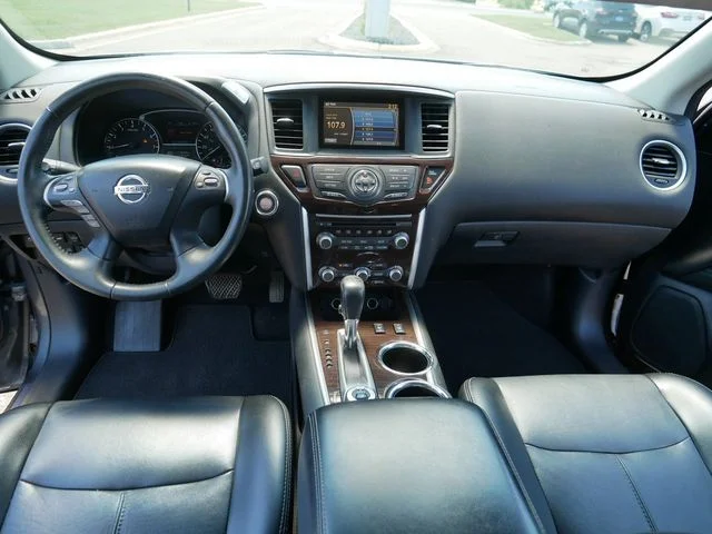 Used 2015 Gray Nissan SL image 23