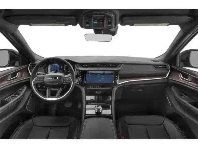 2027 Jeep Grand Cherokee photo 5