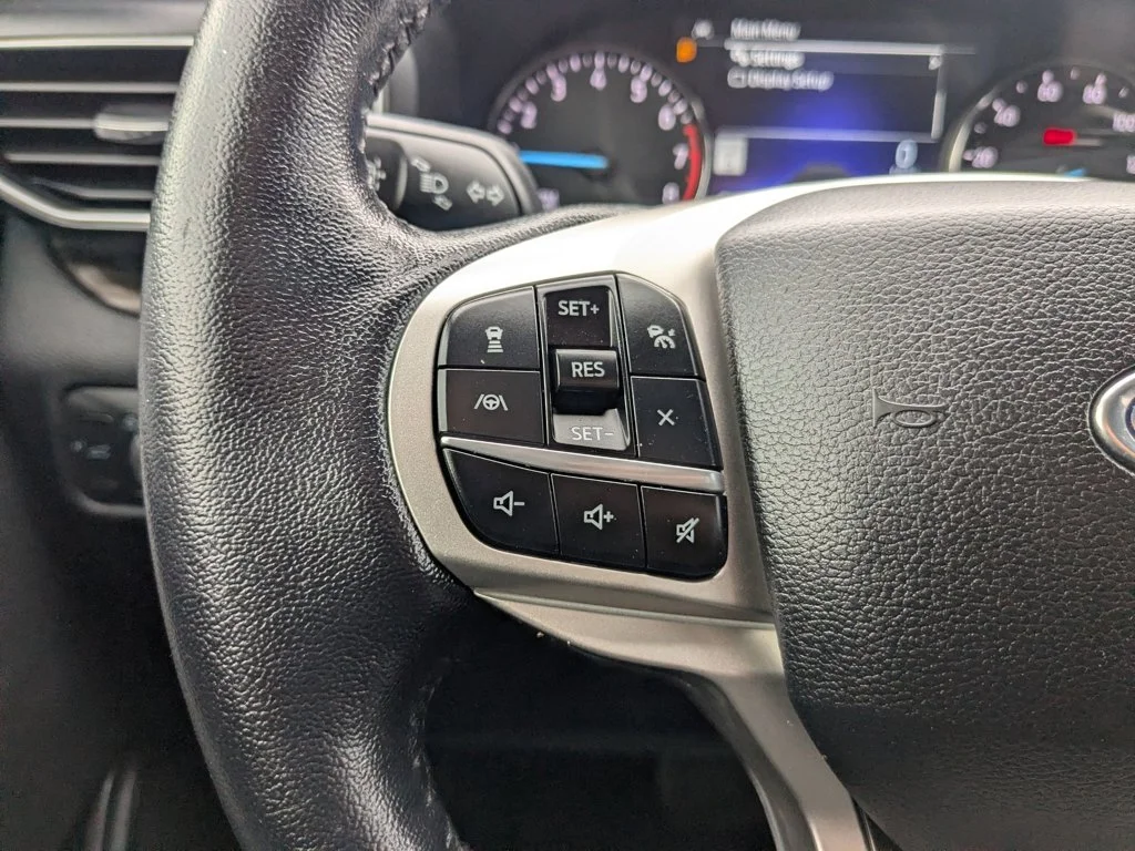 Used 2021  Ford Limited image 22