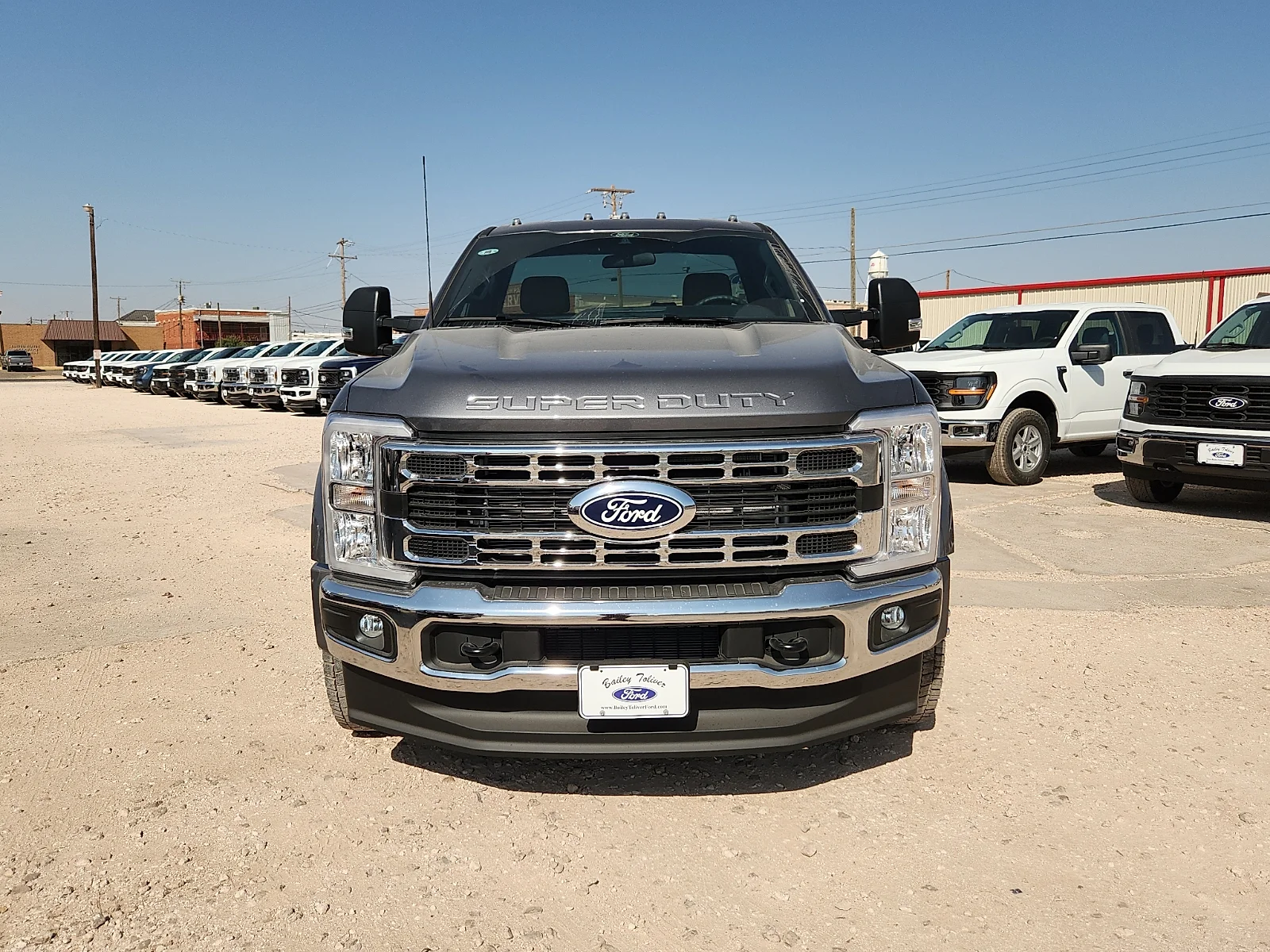 New 2027 Carbonized Gray Metallic Ford XLT image 2