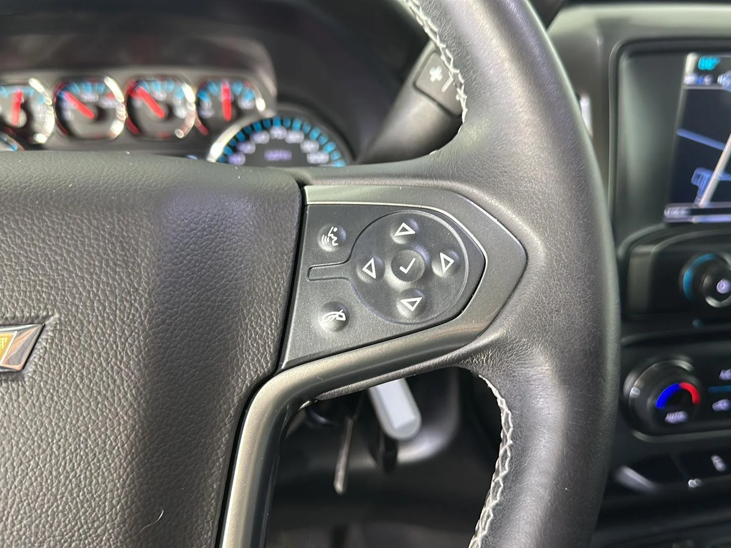 Used 2018 Black Chevrolet LT image 23