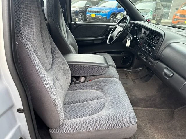 Used 1999 silver Dodge SLT image 9