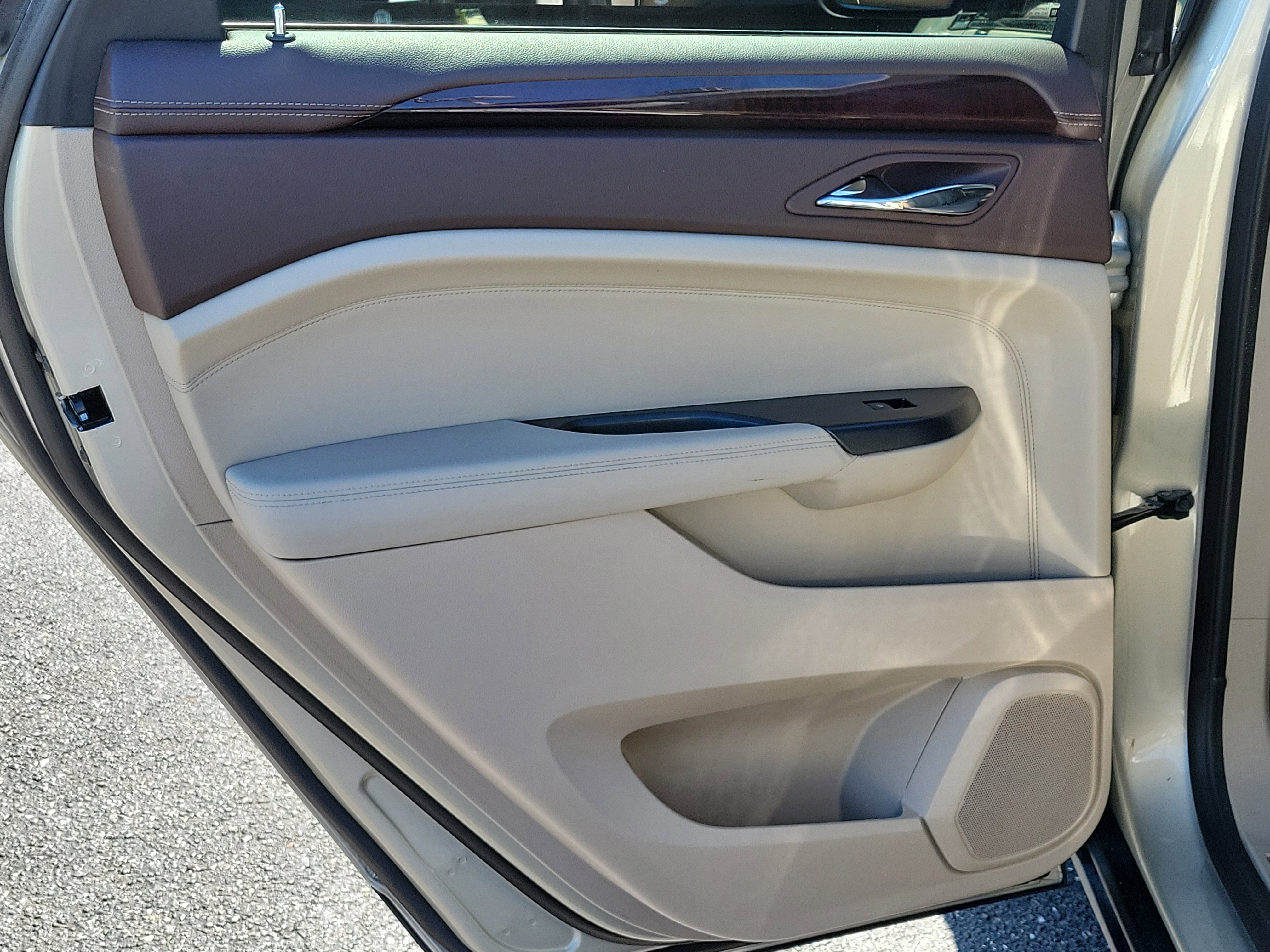 Used 2013 Silver Coast Metallic Cadillac Performance image 14