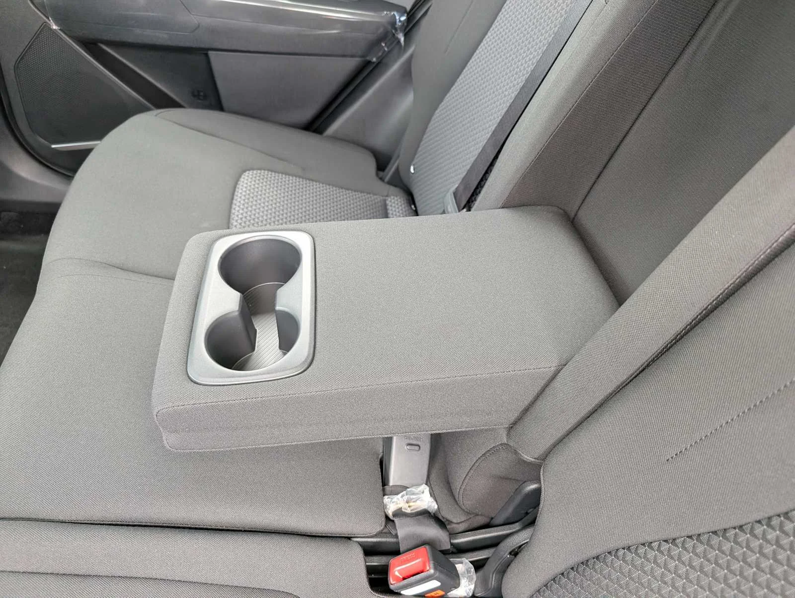 New 2026 Glacial White Pearl Kia LX image 16