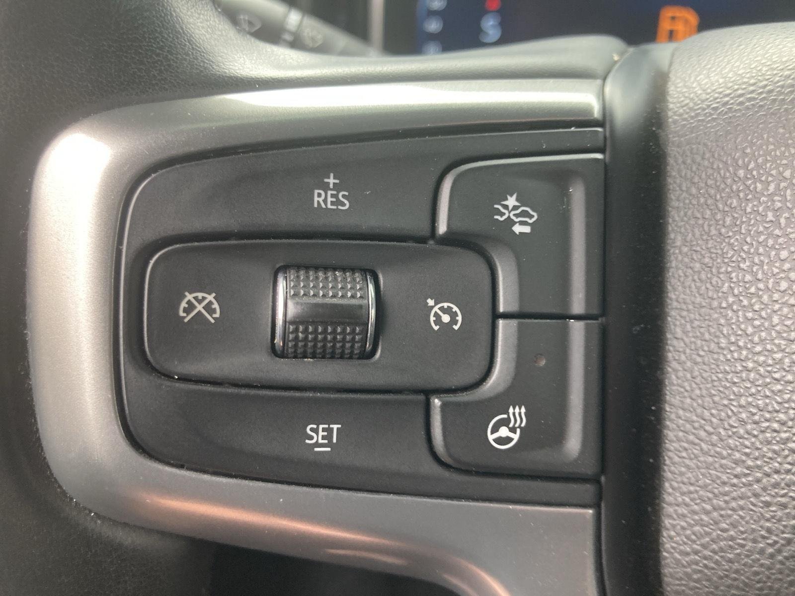 Used 2024 Lakeshore Blue Metallic Chevrolet LT (2FL) image 17