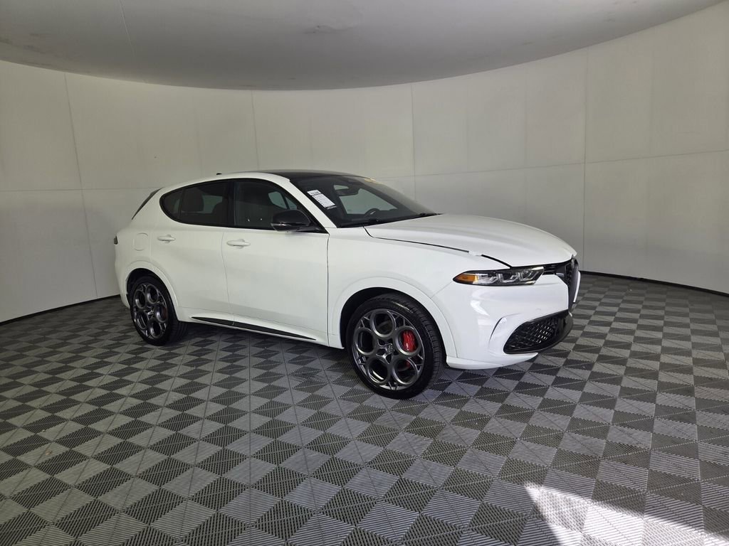 Used 2025 Alfa Romeo Tonale Special Edition with VIN ZASPATTWXS3091202 for sale in West Palm Beach, FL