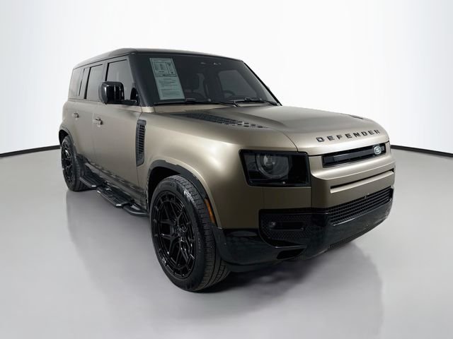 Certified Used 2025 Gray Land Rover X-Dynamic SE image 3