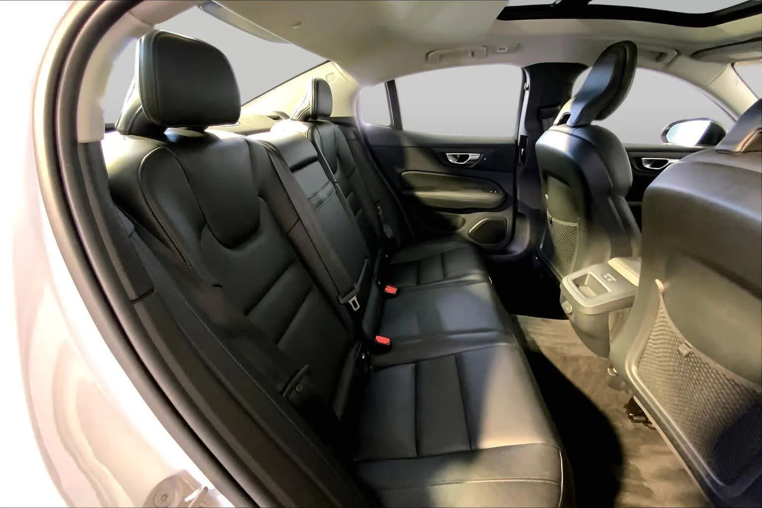 Used 2025 Crystal White Pearl Volvo Core image 20
