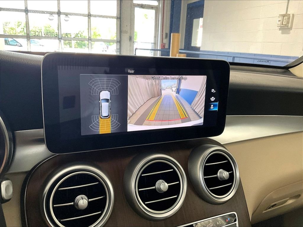 Used 2021 White Mercedes-Benz GLC 300 image 19