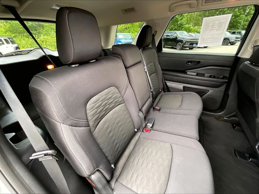 Used 2025 Brilliant Silver Metallic Nissan SV image 15