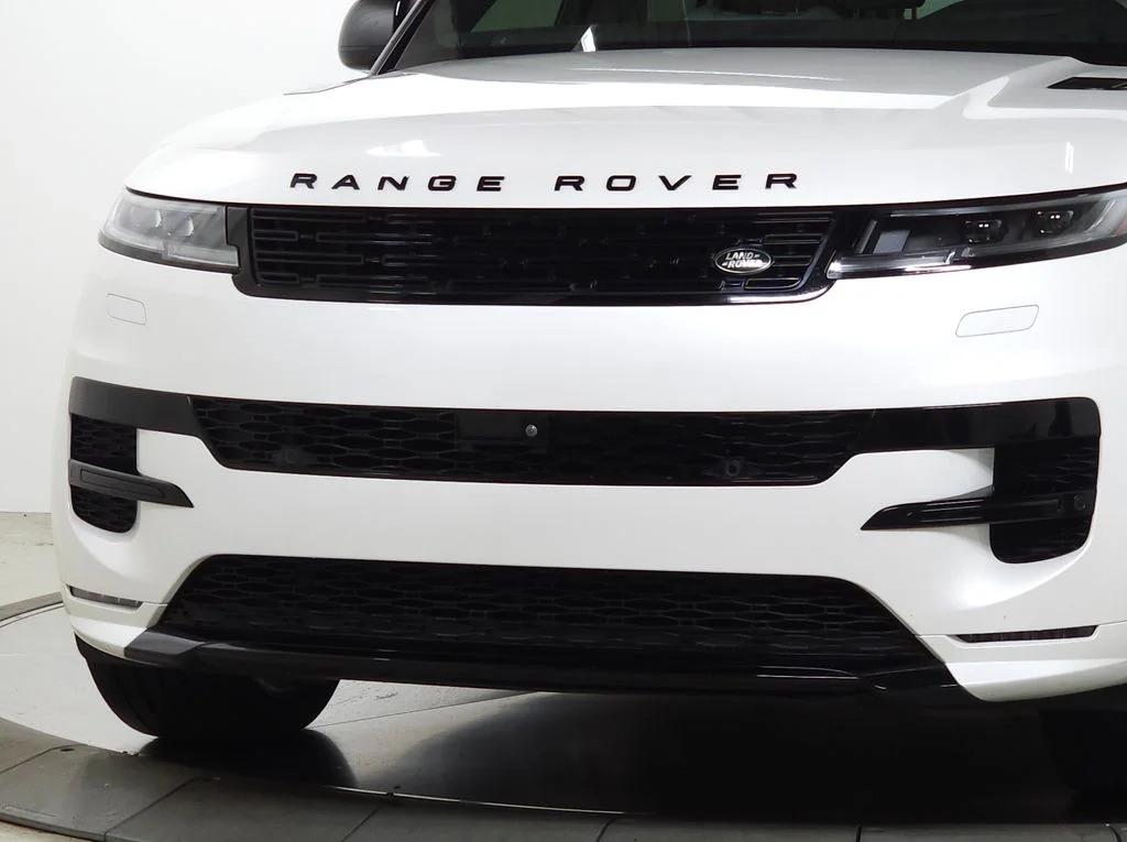 Used 2025 White Land Rover Dynamic SE image 12