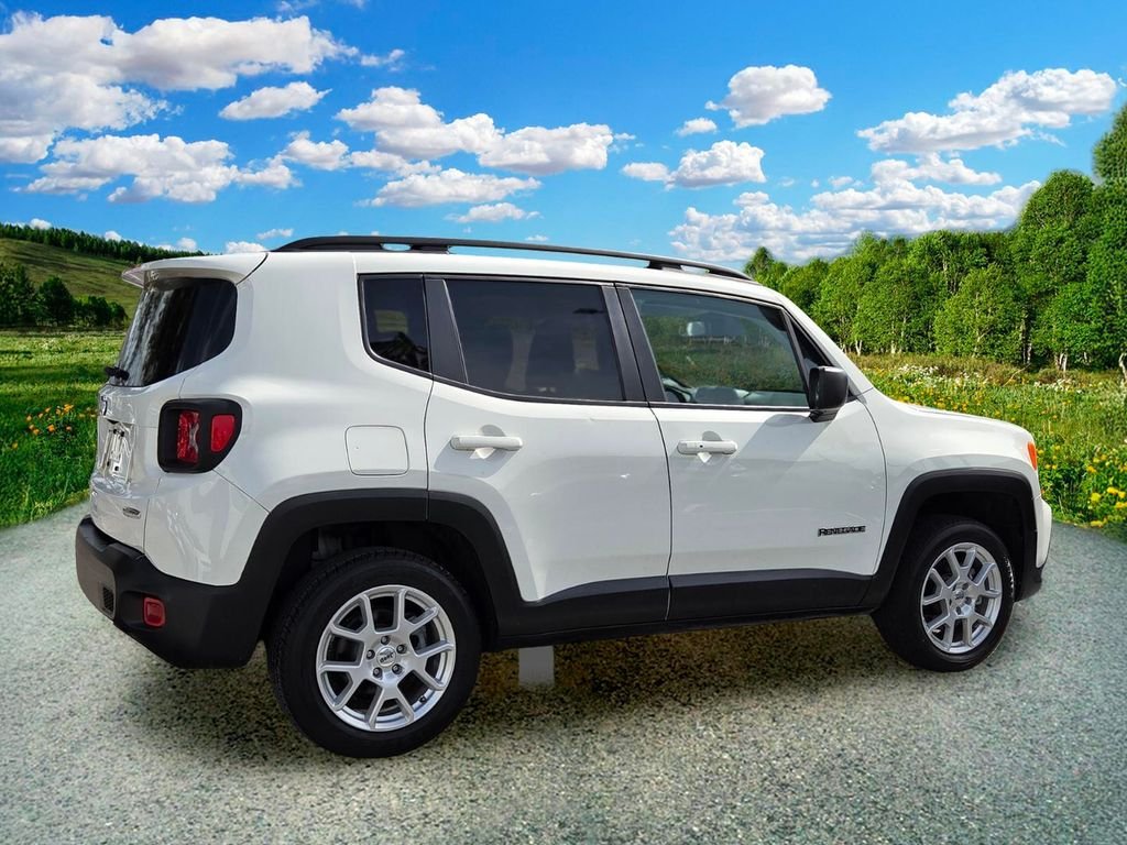 Certified Used 2022 White Jeep Latitude image 6