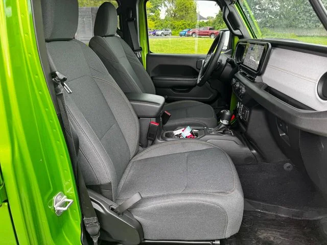 Certified Used 2025  Jeep Sport S 4xe image 14