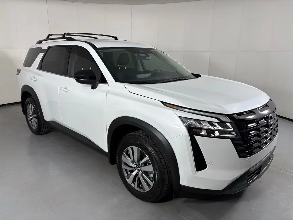 New 2026 Everest White Pearl TriCoat Nissan SL image 2