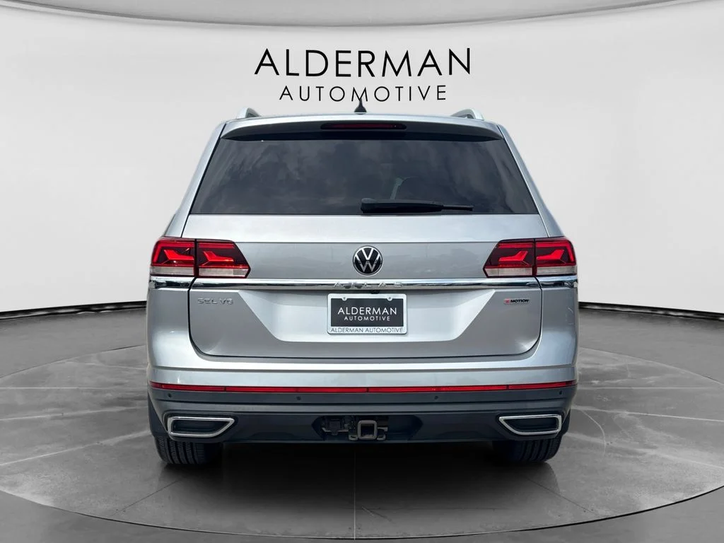 Used 2021 Silver Volkswagen SEL Premium image 4