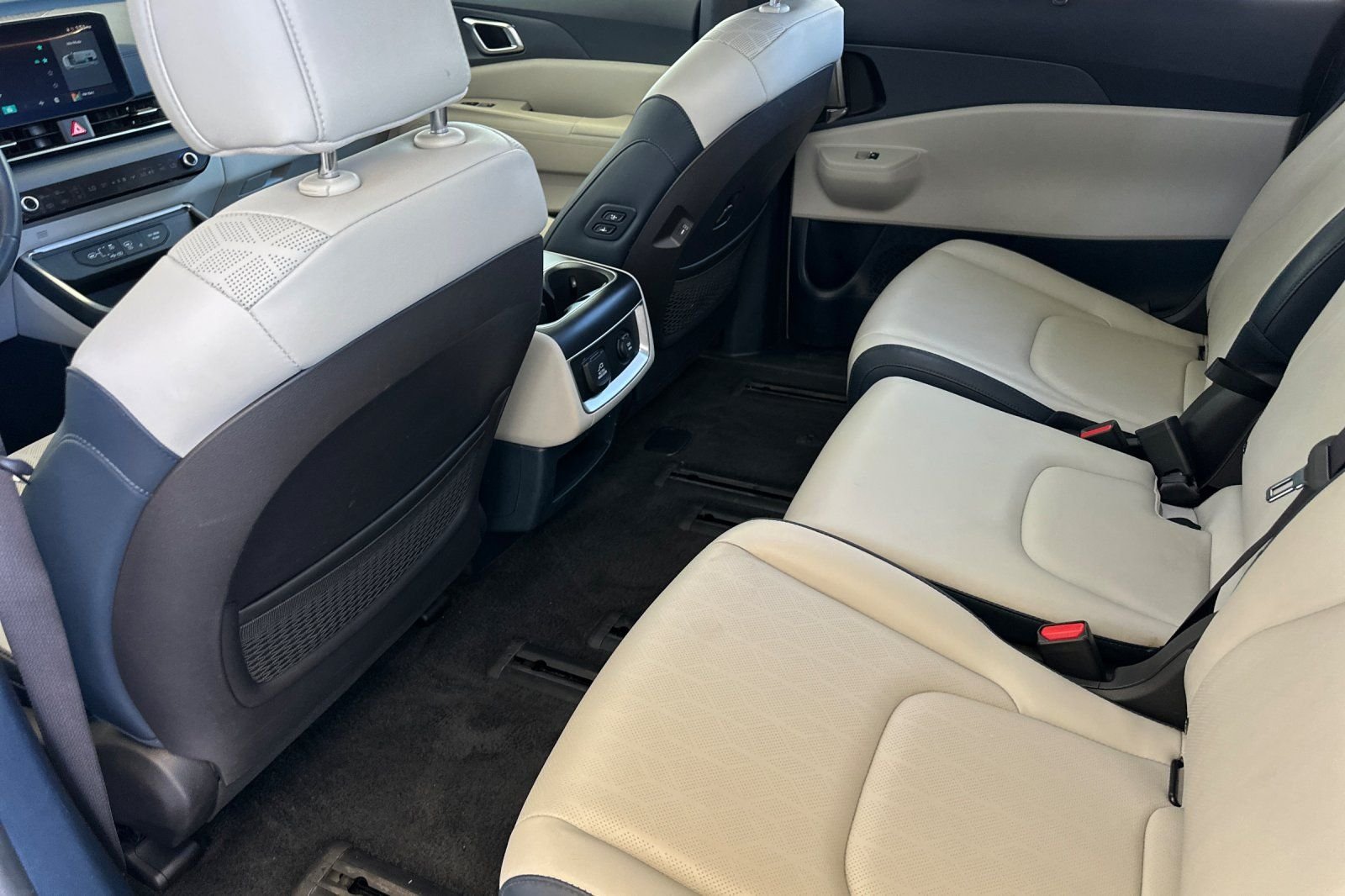 Used 2025 White Kia SX image 13