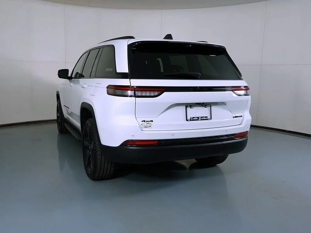 Certified Used 2024 White/off-white Jeep Limited image 5