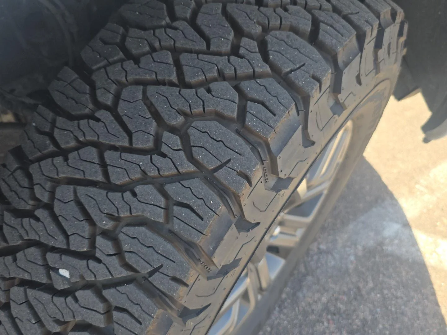 Used 2023 Avalanche Gray Ford Tremor image 3