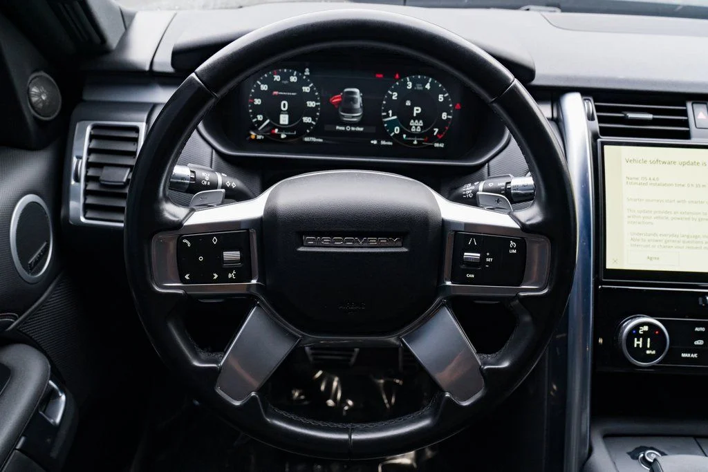 Used 2021 Black Land Rover S R-Dynamic image 13