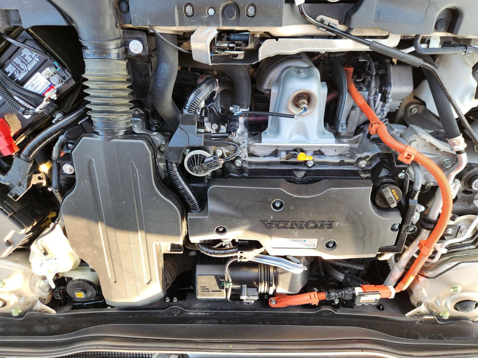 Used 2019 Champagne Frost Pearl Honda Touring image 31
