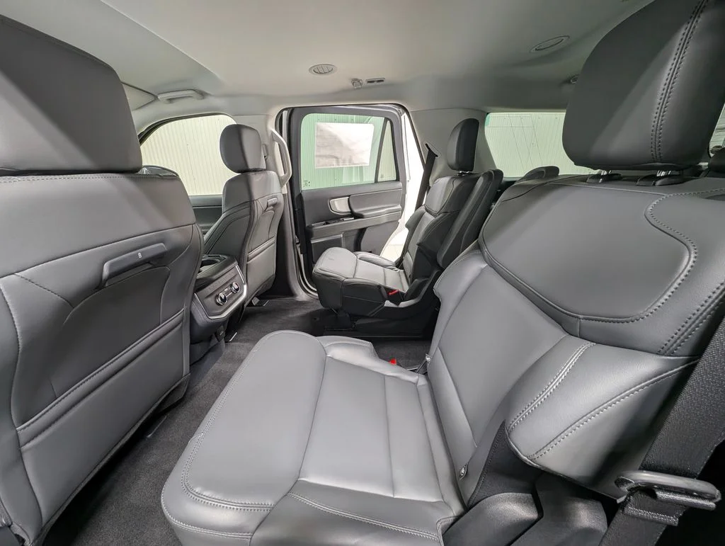 New 2027 Star White Metallic Tri-Coat Ford Active image 13