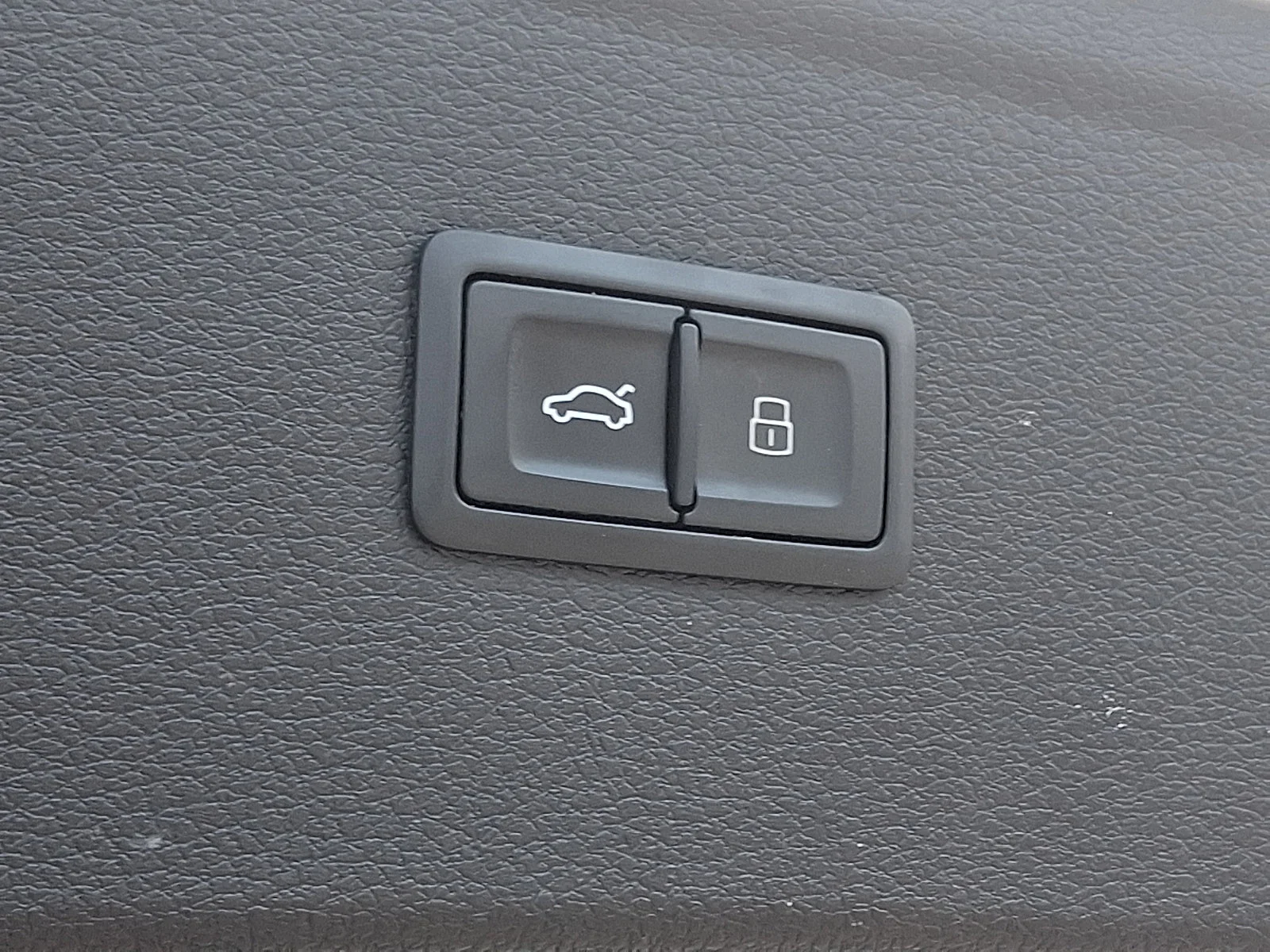 Used 2020 White Audi 45 Premium Plus image 29